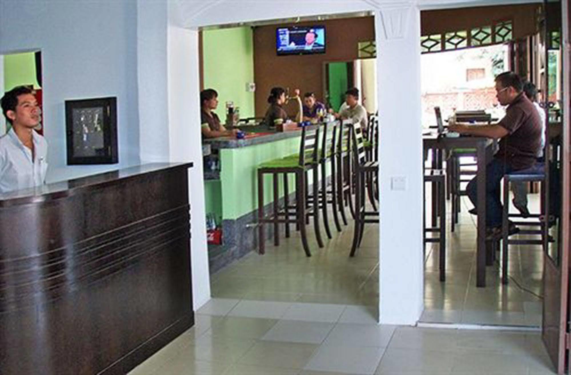 Cyclo Hotel-Bar-Restaurant Phnom Penh Eksteriør billede